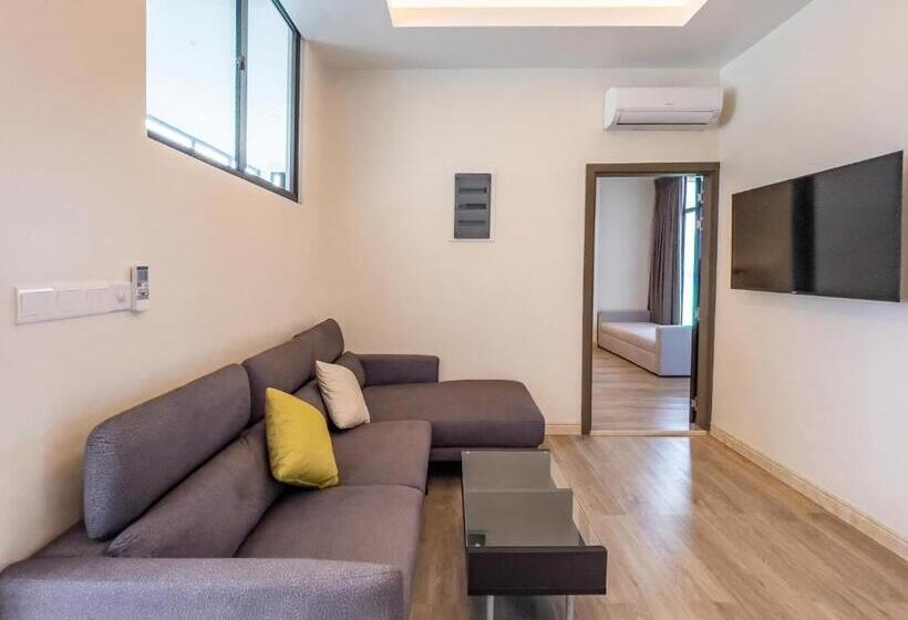 هتل Sky Beach Maldives   Dhiffushi