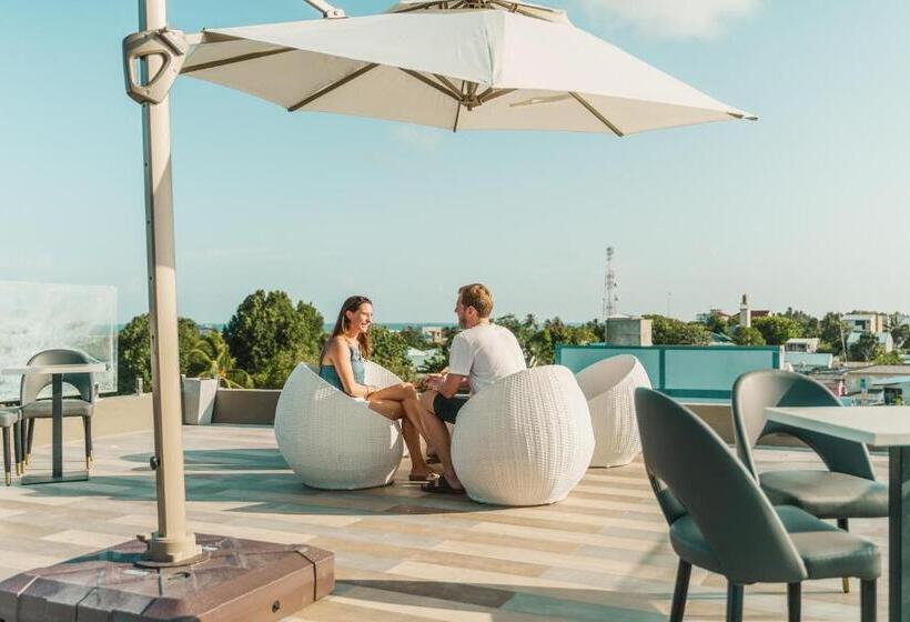 هتل Sky Beach Maldives   Dhiffushi