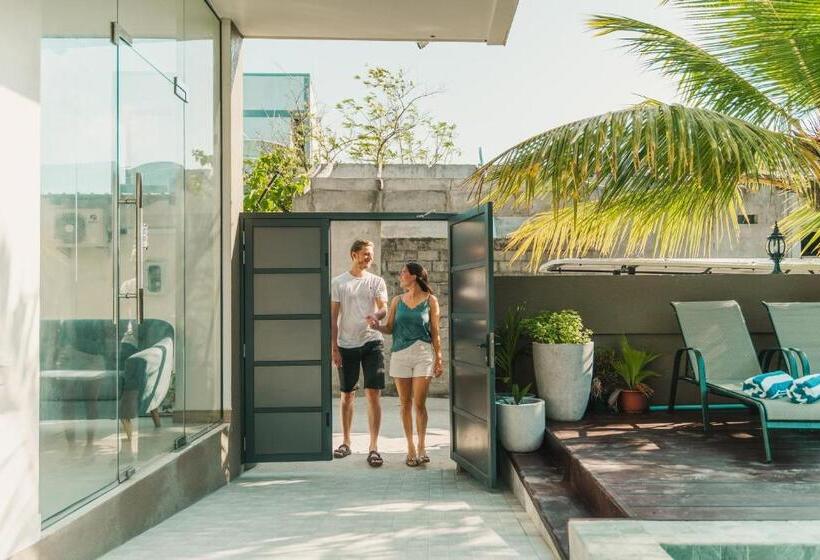 هتل Sky Beach Maldives   Dhiffushi