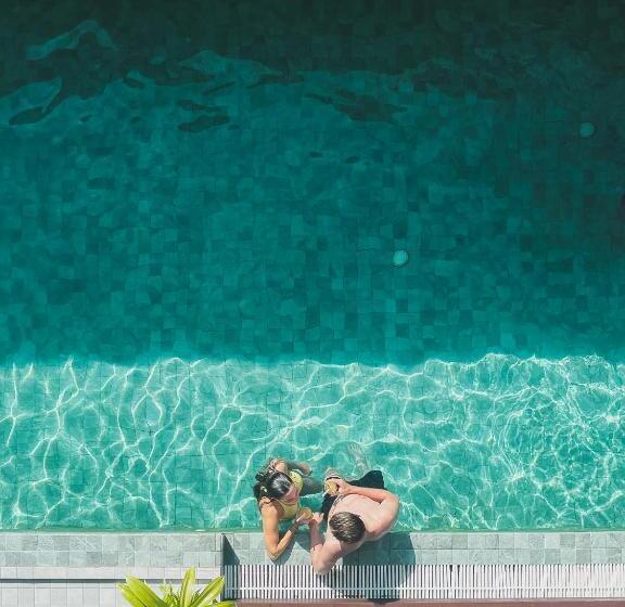 هتل Sky Beach Maldives   Dhiffushi