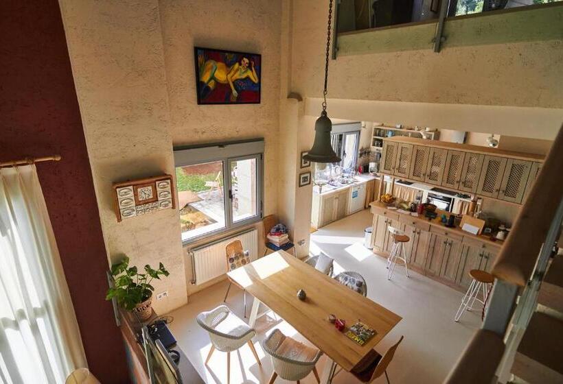 تختخواب و صبحانه Casa De Babel