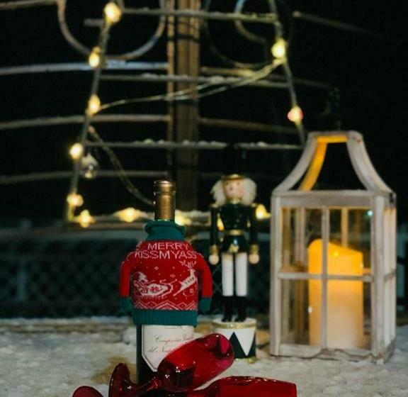 تختخواب و صبحانه Casa Din Deal