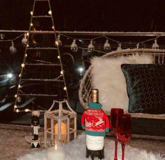 تختخواب و صبحانه Casa Din Deal