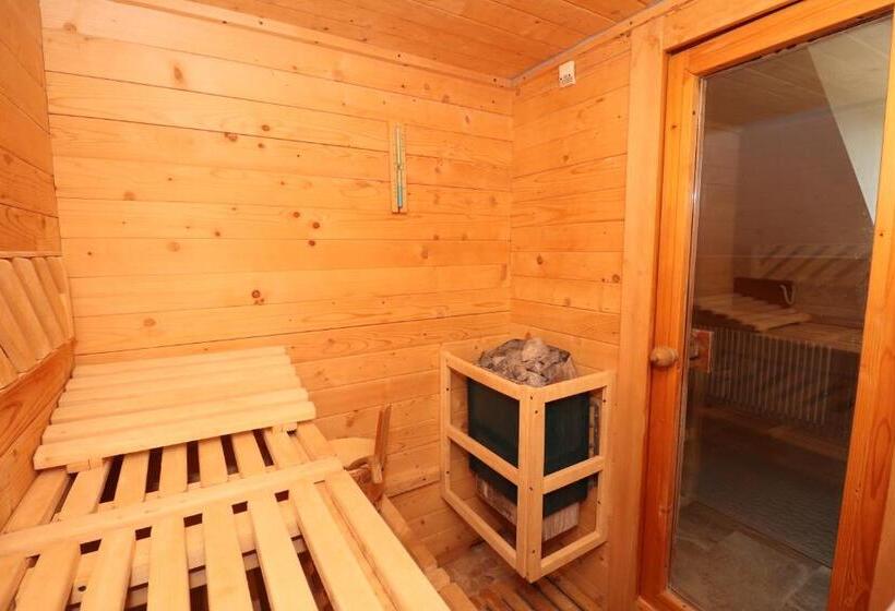 تختخواب و صبحانه Casa Din Deal