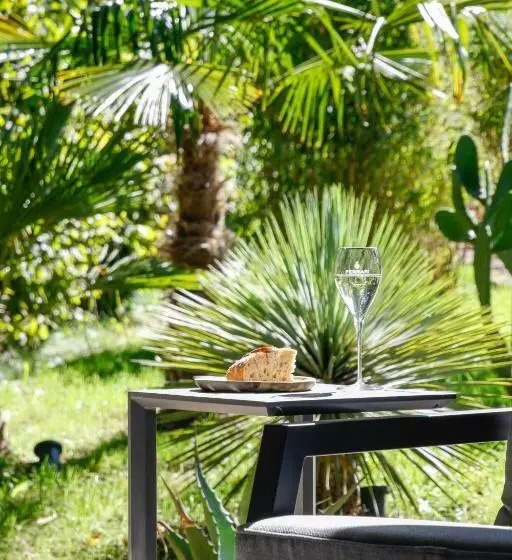 تختخواب و صبحانه Villa Les érables Restaurant Linea