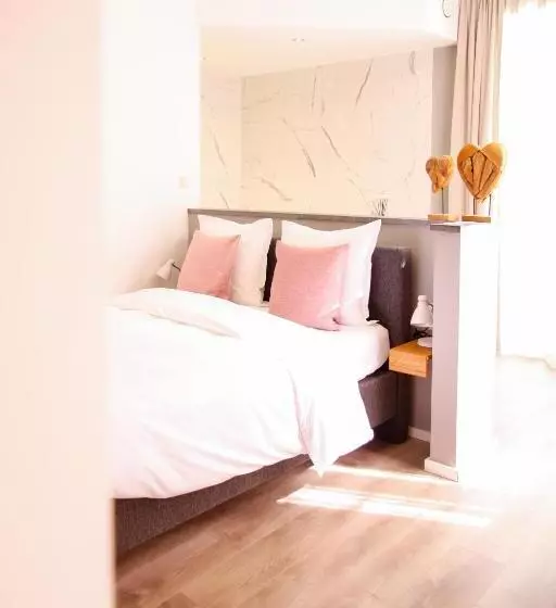 تختخواب و صبحانه Villa Les érables Restaurant Linea