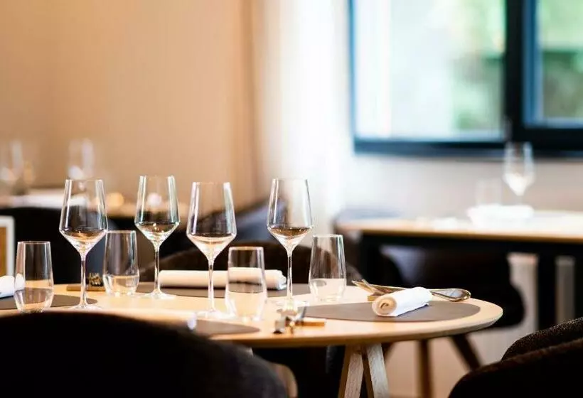 تختخواب و صبحانه Villa Les érables Restaurant Linea