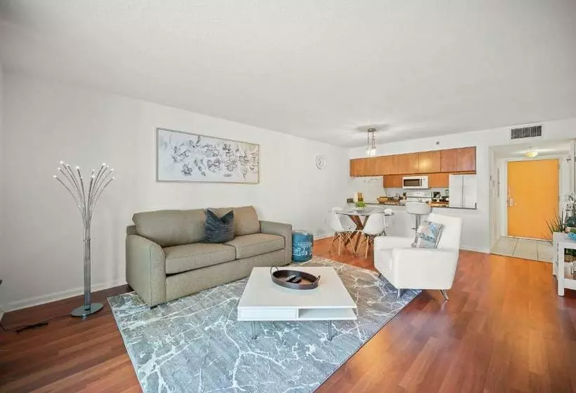 Luxurious 1br High Rise Condo Brickell Free Parking