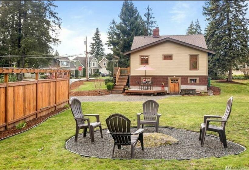 ペンション Two Bedrooms Private Sweet Kirkland House