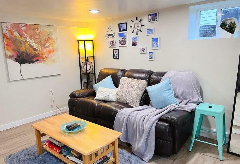 ペンション Two Bedrooms Private Sweet Kirkland House