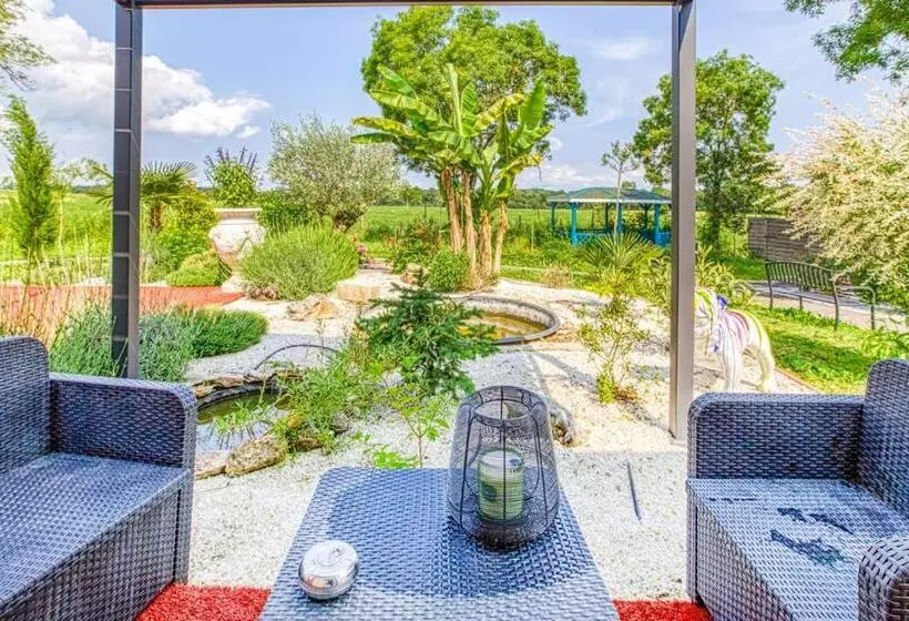 Majatalo Agréable Studio Jacuzzi Extérieur