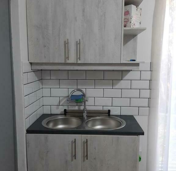 פנסיון Nikita S Self Catering Haven 2