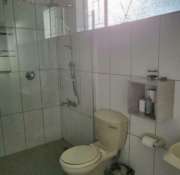 פנסיון Nikita S Self Catering Haven 2