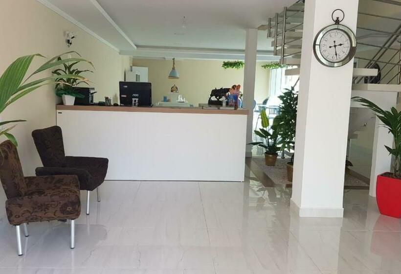 پانسیون Pousada Cavalero