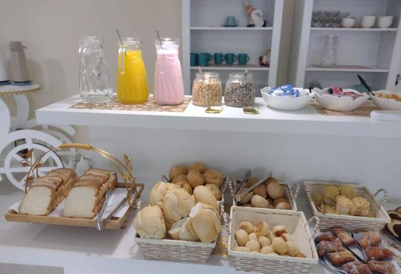 پانسیون Pousada Cavalero