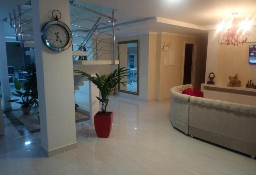 پانسیون Pousada Cavalero