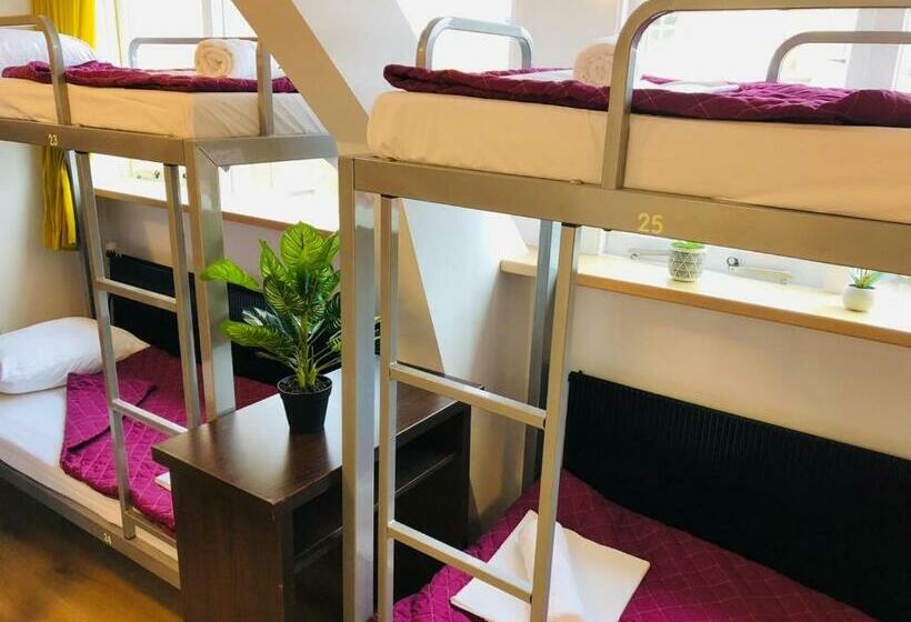 Room Mate Hostel Amsterdam Zaandam