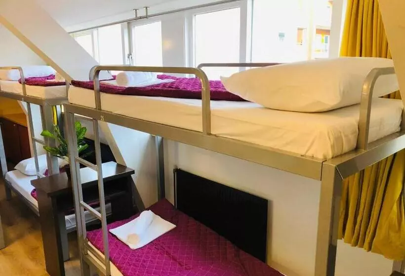 Room Mate Hostel Amsterdam Zaandam