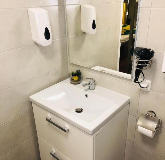 Room Mate Hostel Amsterdam Zaandam