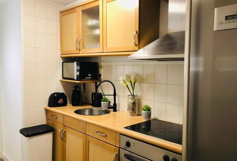 Room Mate Hostel Amsterdam Zaandam