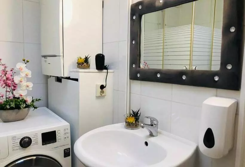 Room Mate Hostel Amsterdam Zaandam