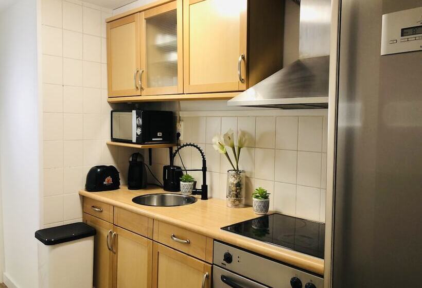 Room Mate Hostel Amsterdam Zaandam