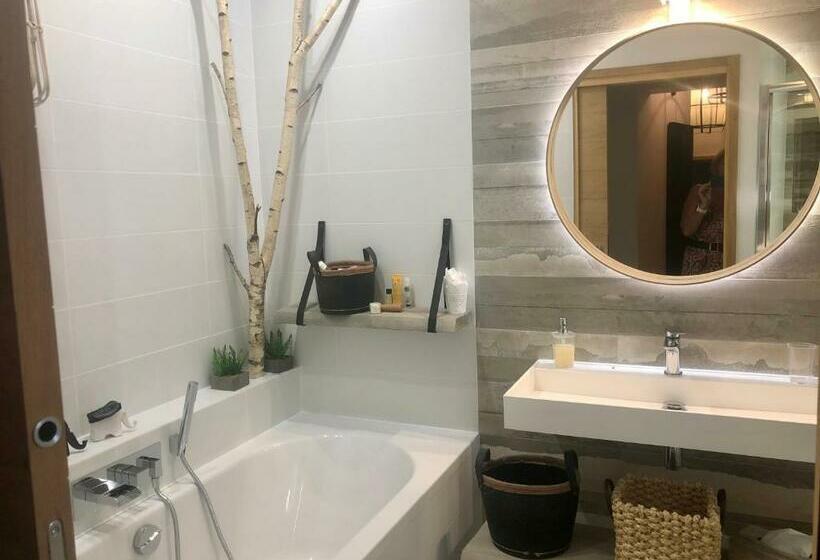 مبيت وإفطار La Tour Carrée