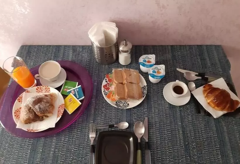 تختخواب و صبحانه Bb Augusteo