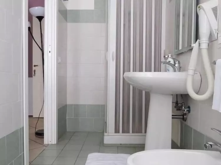 تختخواب و صبحانه Bb Augusteo