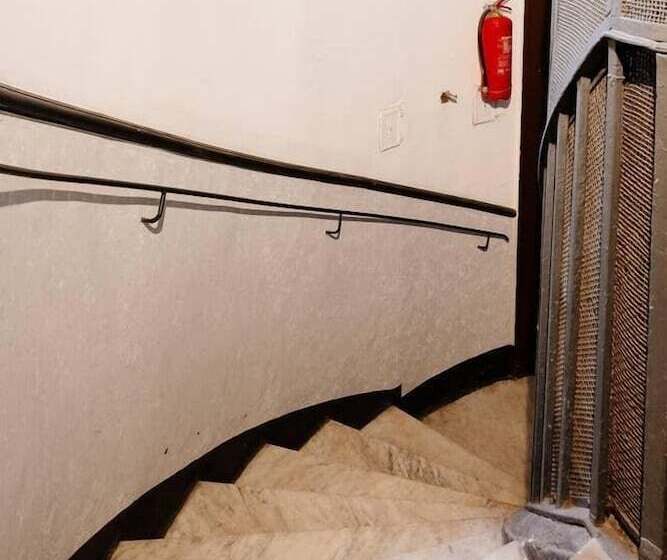 تختخواب و صبحانه Bb Augusteo