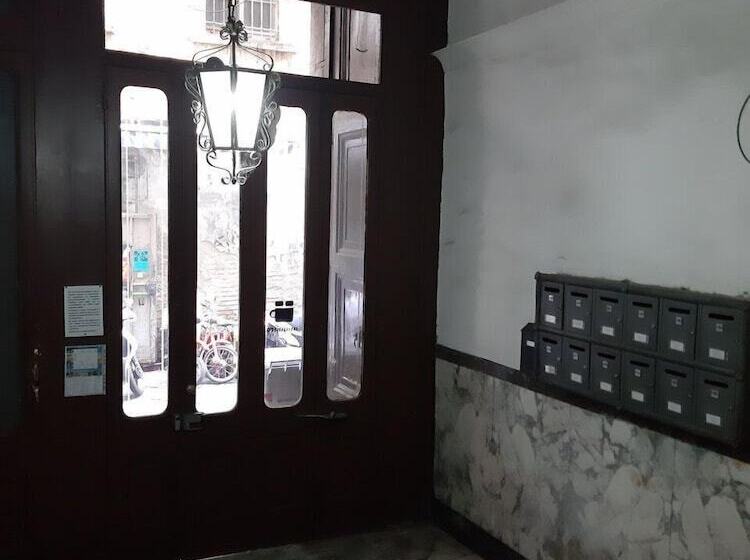 تختخواب و صبحانه Bb Augusteo