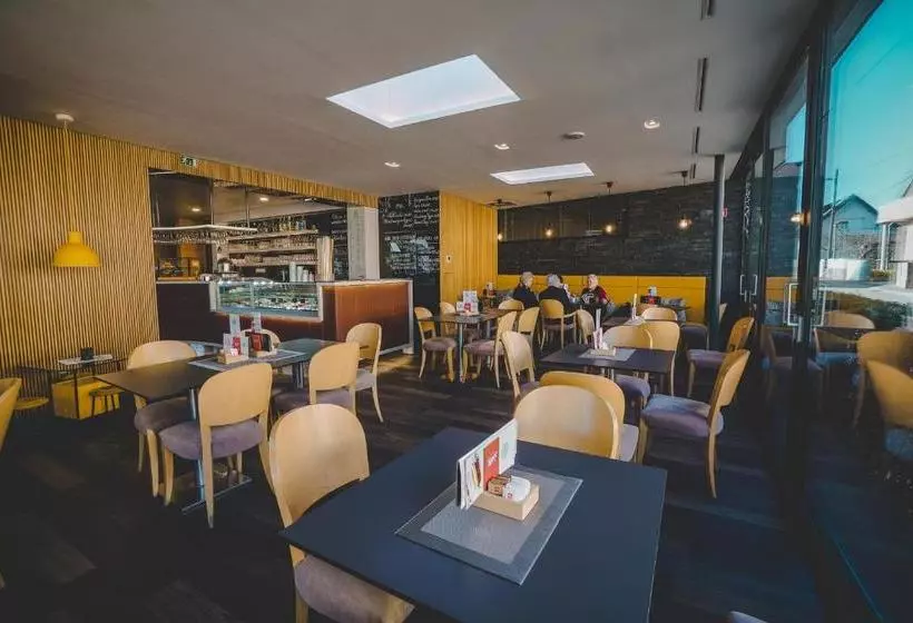 تختخواب و صبحانه Guest House Pohorska Kavarna