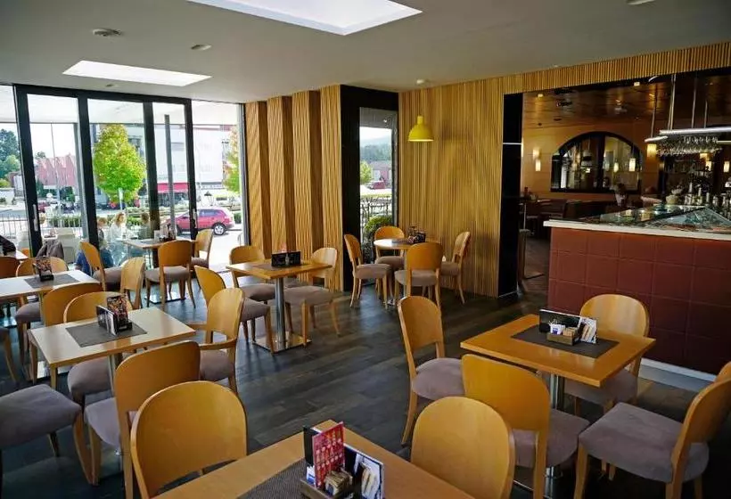 تختخواب و صبحانه Guest House Pohorska Kavarna