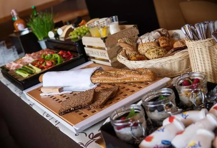 تختخواب و صبحانه Guest House Pohorska Kavarna