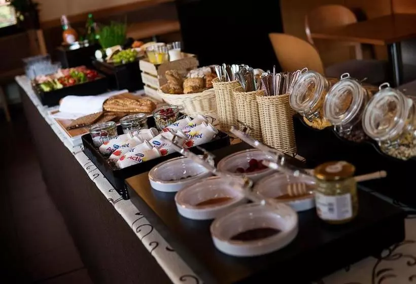 تختخواب و صبحانه Guest House Pohorska Kavarna