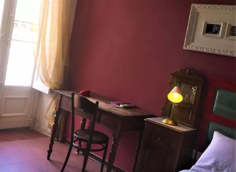 تختخواب و صبحانه Luciano Valletta Boutique