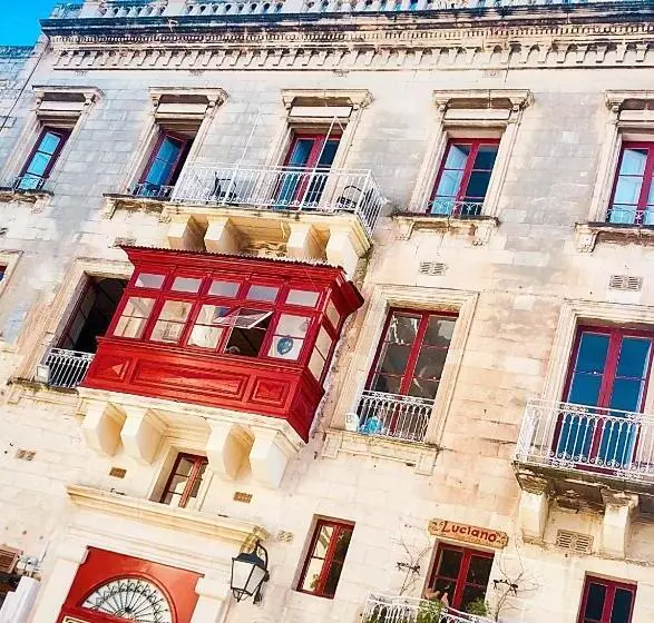 تختخواب و صبحانه Luciano Valletta Boutique