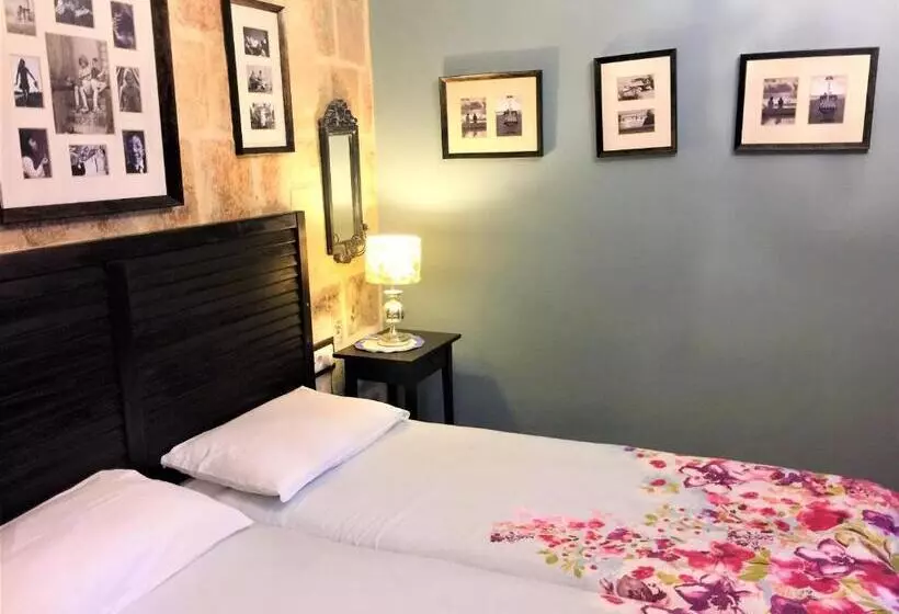 تختخواب و صبحانه Luciano Valletta Boutique