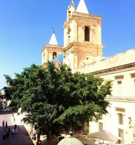 تختخواب و صبحانه Luciano Valletta Boutique