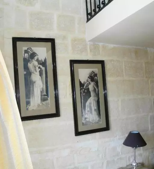 تختخواب و صبحانه Luciano Valletta Boutique