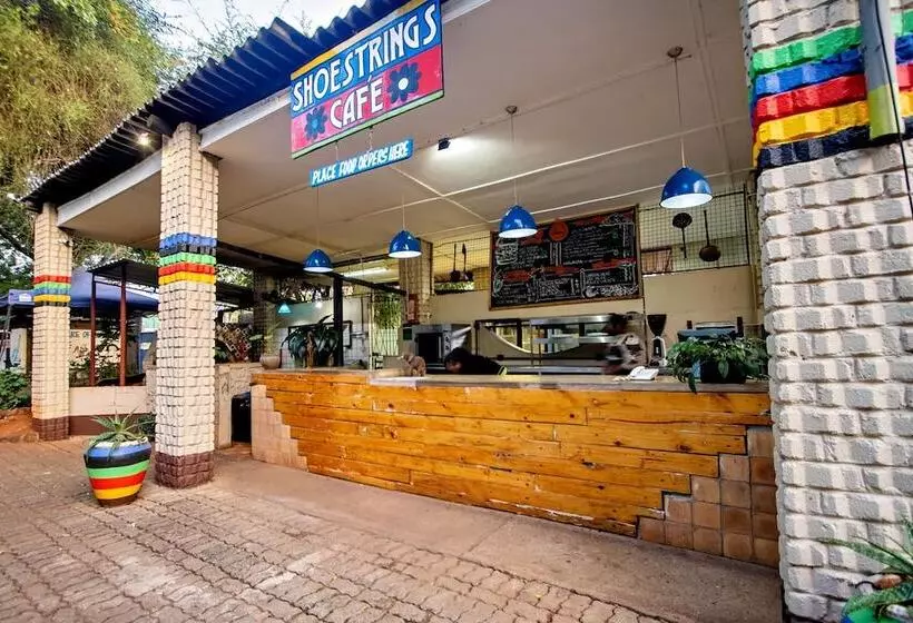 مسافرخانه Shoestrings Backpackers Lodge Vic Falls