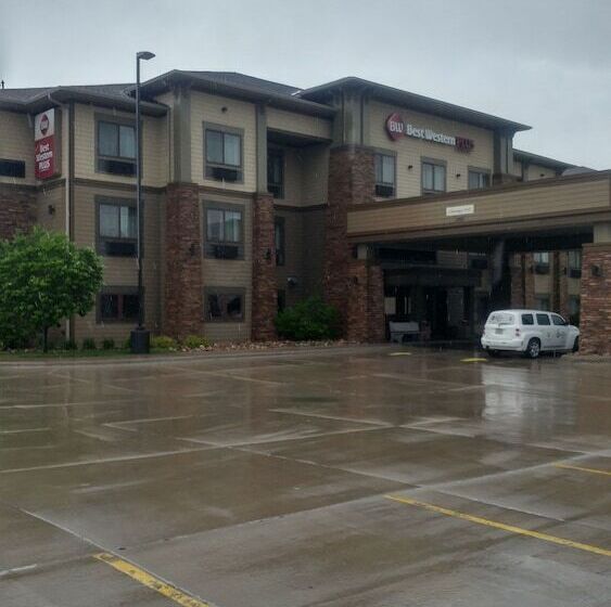 فندق Best Western Plus Grand Island Inn And Suites