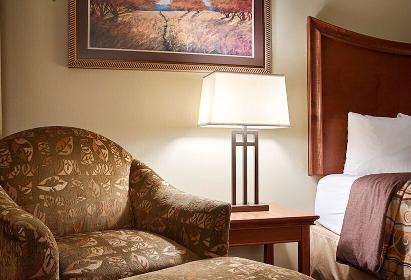 فندق Best Western Plus Grand Island Inn And Suites