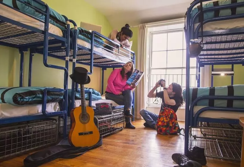 酒店 Four Courts Hostel