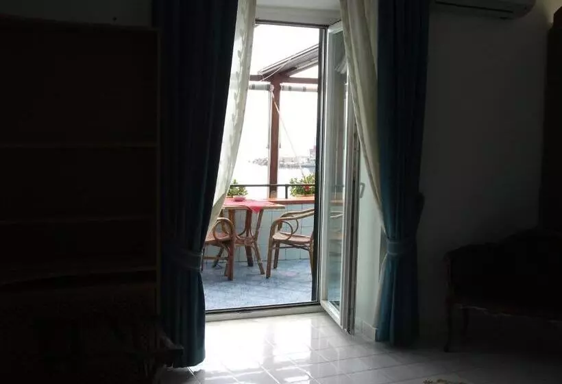 Отель Holidays Baia D'Amalfi