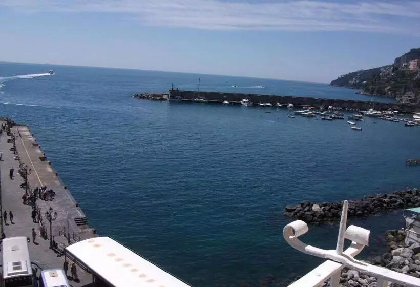 Отель Holidays Baia D'Amalfi