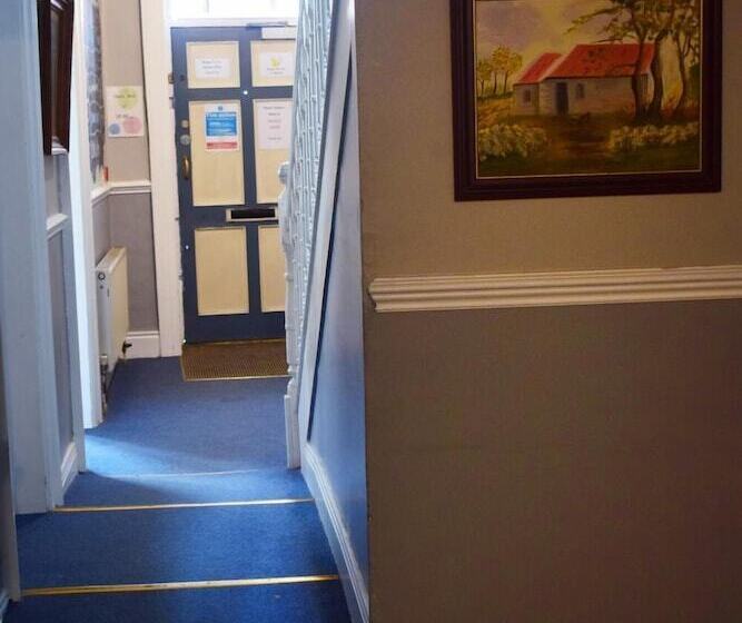 호텔 Macgabhainn S Backpacker Hostel