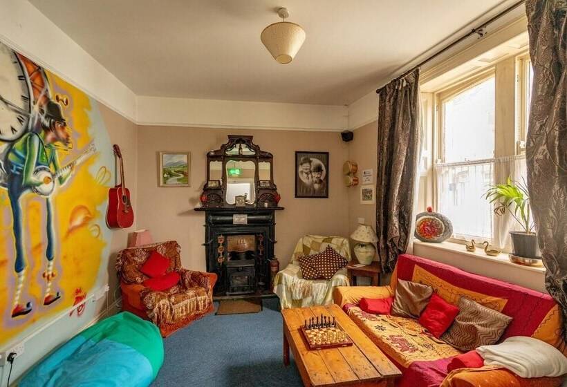 호텔 Macgabhainn S Backpacker Hostel