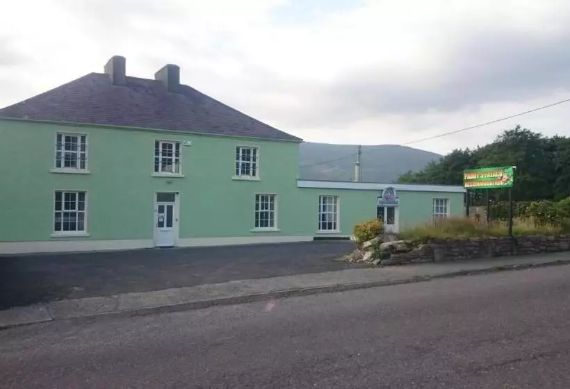 ホテル Paddy S Palace Dingle Peninsula