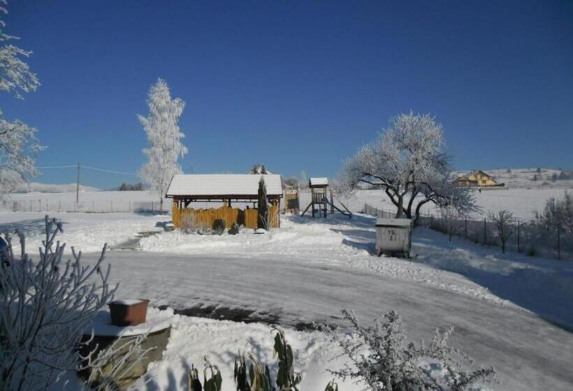 בית מלון כפרי Red Deer